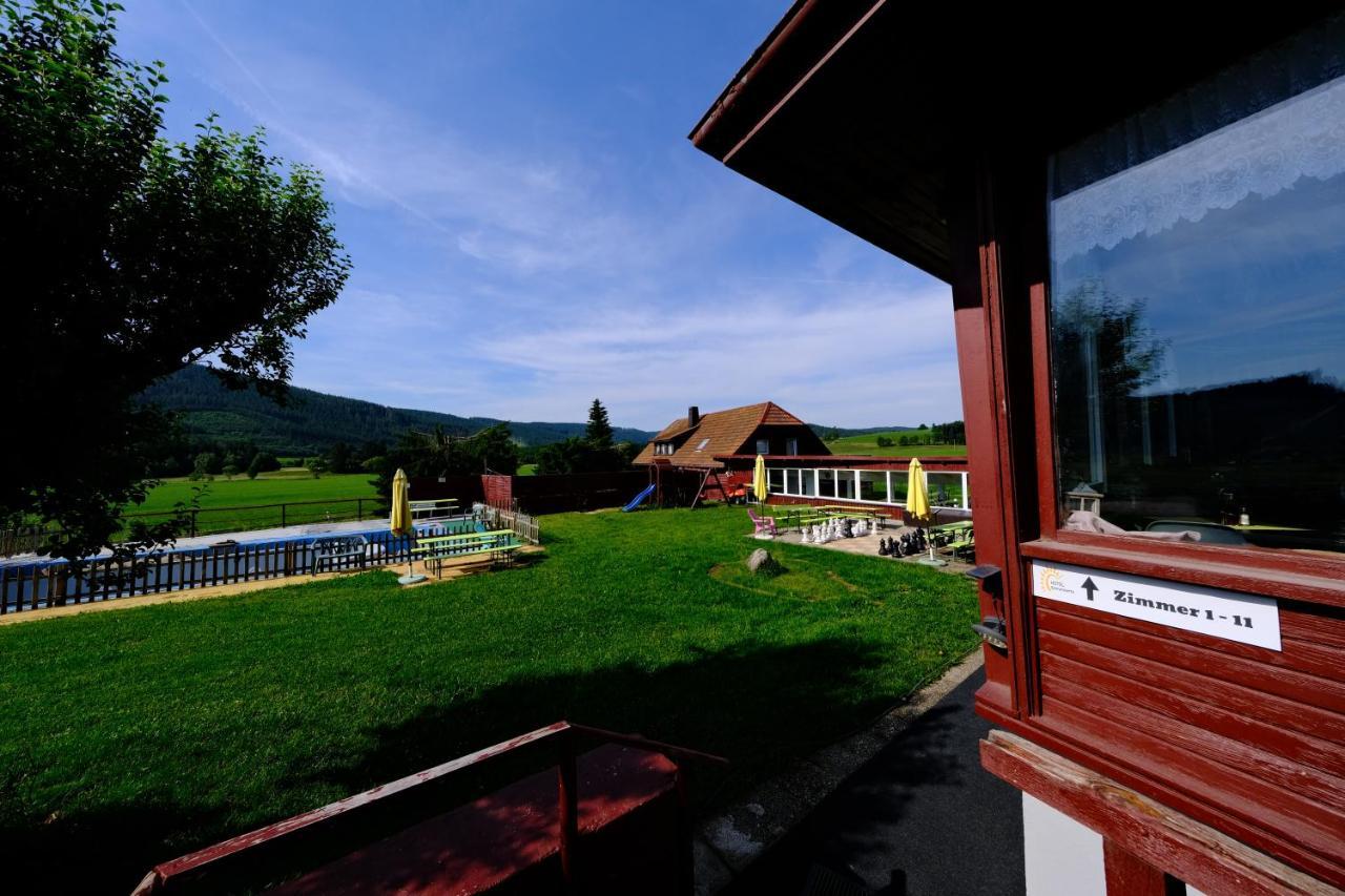 Hotel Sonnenmatte Titisee-Neustadt Exterior photo